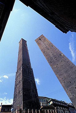 Towers of Asinelli e Garisenda, Bologna, Emilia-Romagna, Italy