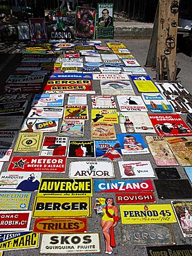 Antiques fair, L'Isle-sur-la-Sorgue, Provence-Alpes-C¬?te d'Azur, France, Europe