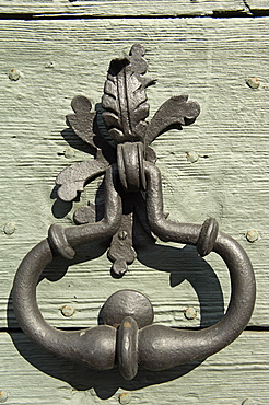 leaf on door, cerete basso, italy