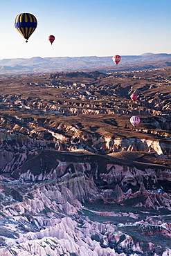 Hot Air Balloon, Goreme, Cappadocia, Turkey
Balloons of Cappadocia, over the bautiful rock formations of Goreme, Unesco's site