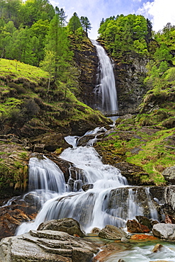 Cascata della Froda with its peculiar bridge, Sonogno, val Verzasca, Ticino, Switzerland, Europe