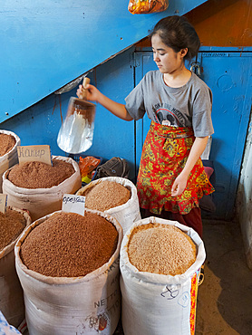 The traditional Bazaar. City Uzgen (Oesgoen, Usgen) close to the border to Uzbekistan. Asia, central Asia, Kyrgyzstan