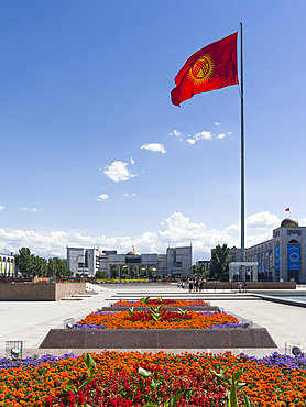 Ala Too square in the city center. The capital Bishkek located in the foothills of Tien Shan. Asia, Central asia, Kyrgyzstan