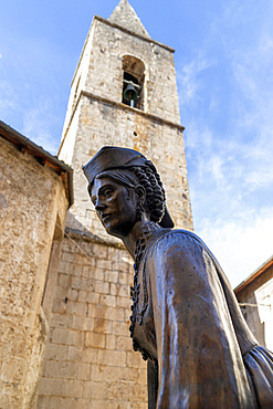 Statue of woman with traditional dress, Scanno, Lí Aquila, Abruzzo, Italy, Europe