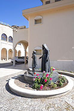 Viale Santa Rita da Cascia avenue, Glimps, Cascia, Umbria, Italy, Europe