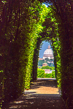 Saint Peter's Basilica through the keyhole at the Villa Malta, Giardino degli Aranci, Orange Garden, Aventine hill, Turist, Rome, Lazio, Italy, Europe