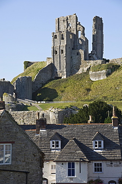 Corfe Castle, built under the instructions of William the Conquerer, Dorset, England, United Kingdom