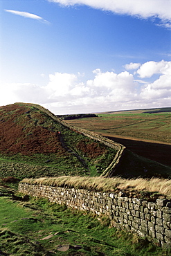 Roman Wall, Steelrigg, Hadrian's Wall, UNESCO World Heritage Site, Northumbria, England, United Kingdom, Europe