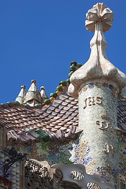 Roof detail of Casa Batllo, designed by Antonio Gaudi, UNESCO World Heritage Site, Passeig de Gracia, Barcelona, Catalunya, Spain, Europe 