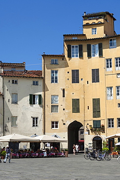 Piazza Anfiteatro, Lucca, Tuscany, Italy, Europe