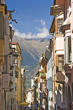 Main street, Old city, Merano, Sud Tyrol, Western Dolomites, Italy, Europe