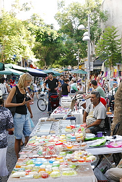 The crafts market on Nachalat (Nahalat) Binyamin Street, Tel Aviv, Israel, Middle East