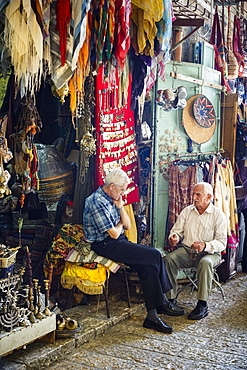 Arab souk, covered market, in the Muslim Quarter in the Old City, Jerusalem, Israel, Middle East