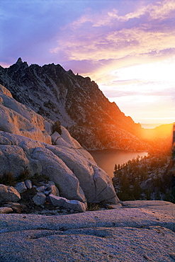 Sunset over granite rock and alpine lakes, Goat Rocks, Cascades, Washington State, United States of America (U.S.A.), North America