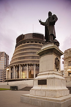 Statue of Seddon, New Zealand Prime Minister, outside Beehive and Parliament House, Wellington, North Island, New Zealand, Pacific