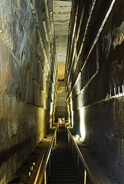 The Grand Gallery inside the Great Pyramid of Khufu (Cheops), Giza, UNESCO World Heritage Site, Egypt, North Africa, Africa