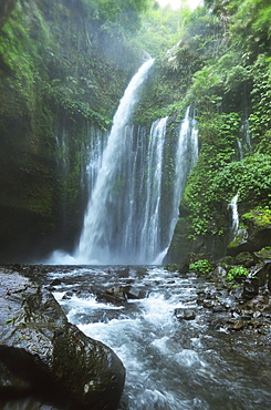 Air Terjun Tiu Kelep waterfall, Senaru, Lombok, Indonesia, Southeast Asia, Asia