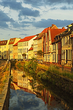 Evening scene in the old town of Wismar, Mecklenburg-Vorpommern, Germany, Baltic Sea, Europe 