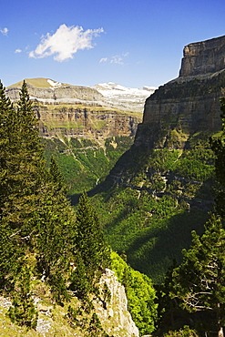 Valle de Ordesa, Parque Nacional de Ordesa, Central Pyrenees, Aragon, Spain, Europe