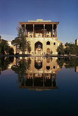 Ali Qapu Palace, UNESCO World Heritage Site, Isfahan, Iran, Middle East