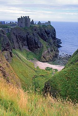 Dunnotar Castle dating from the 14th century, near Stonehaven, Aberdeenshire, Scotland, United Kingdom, Europe