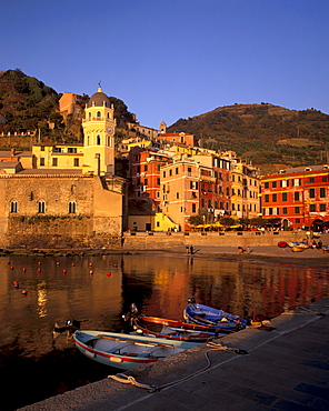 Vernazza harbour, Vernazza, Cinque Terre, UNESCO World heritage Site, Liguria, Italy, Europe