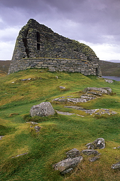 Dun Carloway (Dun Charlabhaigh) broch dating from between 100 BC and 100 AD, one of the best preserved in Scotland, Lewis, Outer Hebrides, Scotland, United Kingdom, Europe