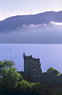 Urquhart Castle, built in the 13th century, on the shores of Loch Ness, Highland region, Scotland, United Kingdom, Europe