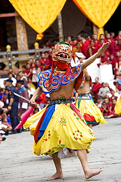 Buddhist festival (Tsechu), Trashi Chhoe Dzong, Thimphu, Bhutan, Asia