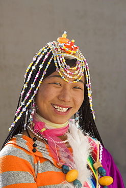 Woman of the Naxi minority people, Shangri-La, formerly Zhongdian, Shangri-La region, Yunnan Province, China, Asia