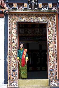 Bhutanese girl, Trashi Chhoe Dzong, Thimphu, Bhutan, Asia