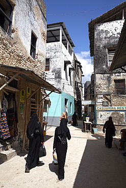 The narrow streets of Lamu Town, Lamu, Kenya, East Africa, Africa