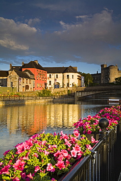 John's Quay and River Nore, Kilkenny City, County Kilkenny, Leinster, Republic of Ireland, Europe