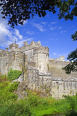 Cahir Castle, Cahir Town, County Tipperary, Munster, Republic of Ireland, Europe