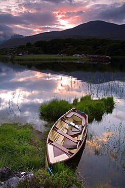 Boat, Upper Lake, Killarney National Park, County Kerry, Munster, Republic of Ireland, Europe