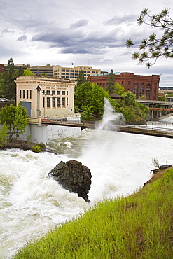 Spokane River in major flood, Riverfront Park, Spokane, Washington State, United States of America, North America