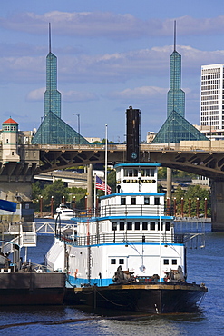 Maritime Museum on the Willamette River in Waterfront Park, Portland, Oregon, United States of America, North America