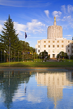 Reflection of the State Capitol building in Salem, Oregon, United States of America, North America