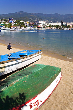 Tlacopanocha Beach in Old Town Acapulco, State of Guerrero, Mexico, North America