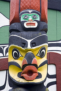 Totem pole and Long House, Totem Pole Park, Royal British Columbia Museum, Victoria, Vancouver Island, British Columbia, Canada, North America