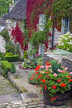 Cottage on Chipping Steps, Tetbury Town, Gloucestershire, Cotswolds, England, United Kingdom, Europe