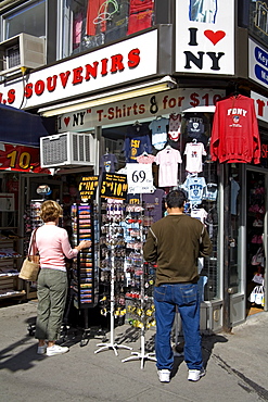 Souvenir store on 5th Avenue, Midtown Manhattan, New York City, New York, United States of America, North America