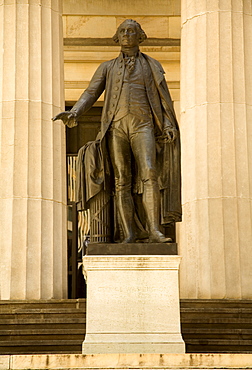 George Washington statue outside Federal Hall National Memorial, Wall Street, Lower Manhattan, New York City, New York, United States of America, North America