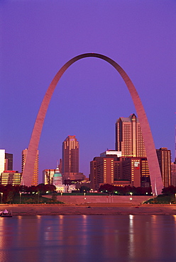 Gateway Arch and city skyline, St. Louis, Missouri, United States of America, North America