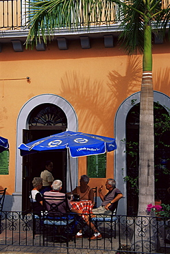 Outdoor dining, Plaza Machado, Old Town, Mazatlan, Sinaloa state, Mexico, North America