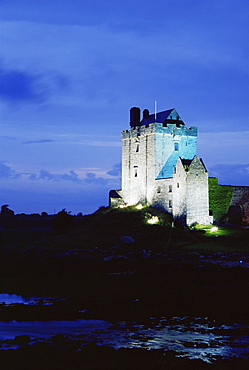 Dunguaire Castle, Kinvarra, County Galway, Connacht, Republic of Ireland, Europe