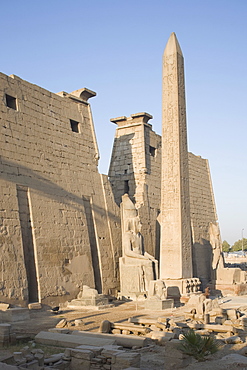 Obelisk and Pylon of Ramesses II (Ramses the Great), Luxor Temple, Luxor, Thebes, UNESCO World Heritage Site, Egypt, North Africa, Africa