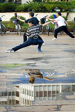 Morning Tai Chi, Government Square, Kunming, Yunnan, China, Asia