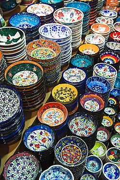 Traditional Turkish decorative pottery for sale, Grand Bazaar (Great Bazaar), Istanbul, Turkey, Europe