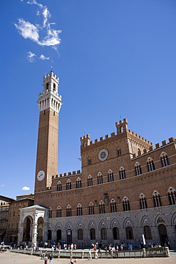 Palazzo Pubblico (Town Hall), Piazza Del Campo, UNESCO World Heritage Site, Siena, Tuscany, Italy, Europe